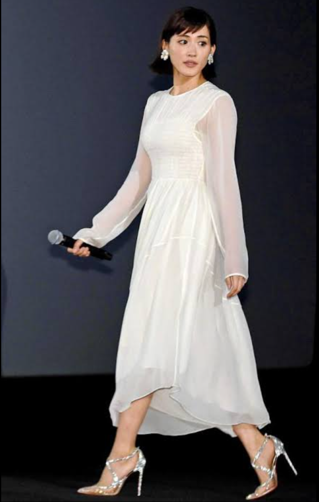 女優の舞台挨拶衣装を貼るトピPart4