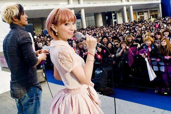 あいみょん 初の“桜色ヘア”に反響「ピンク髪かわいすぎる」 黒髪派の声も
