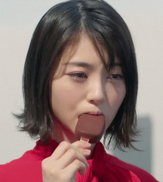 浜辺美波のフォトエッセイ「夢追い日記」が重版決定