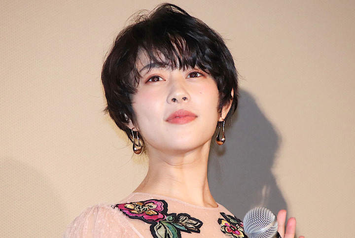 高畑充希、“美文字”直筆で主演ミュージカル初日に意気込み「字が上手い」と反響