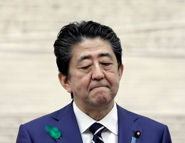 剣が峰に立つ菅首相　政権発足半年、はがれ落ちた支持