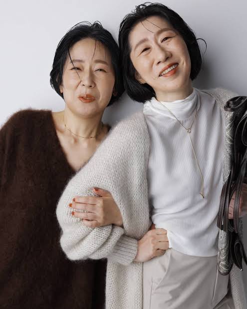 阿佐ヶ谷姉妹、山下美月プロデュースで“あざとかわいく”変身 『CanCam』表紙風ショット公開