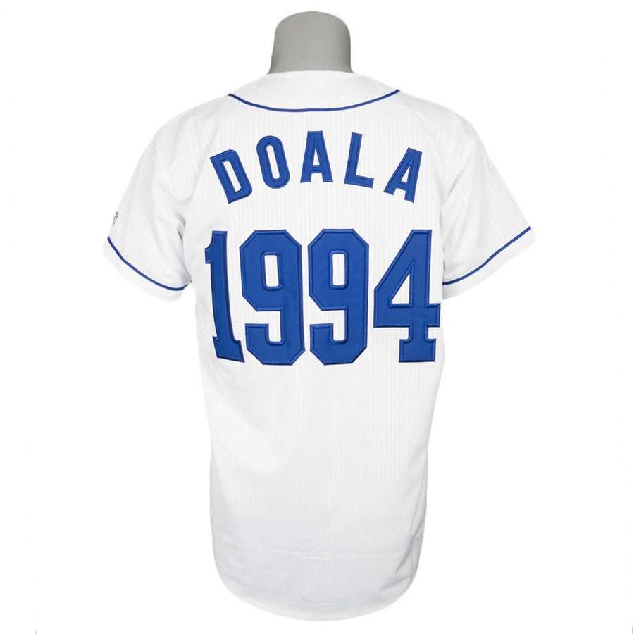 【サッカー・プロ野球】誰のユニフォーム持ってますか?