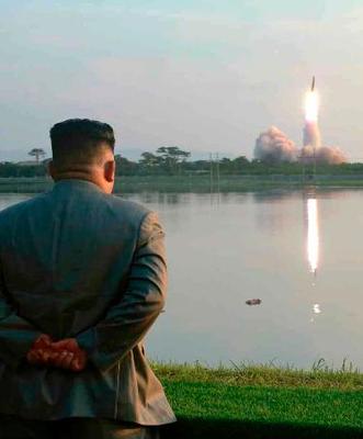 北朝鮮から弾道ミサイル2発 発射か 政府高官