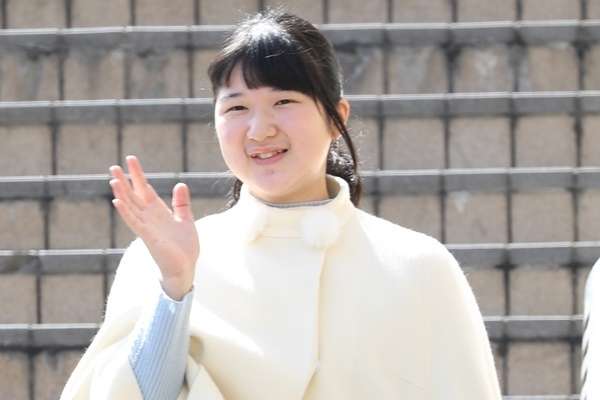ハイブランドのファッションが似合う芸能人の画像を貼るトピ