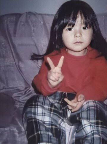 幼少期の写真でどの芸能人か当てるトピ