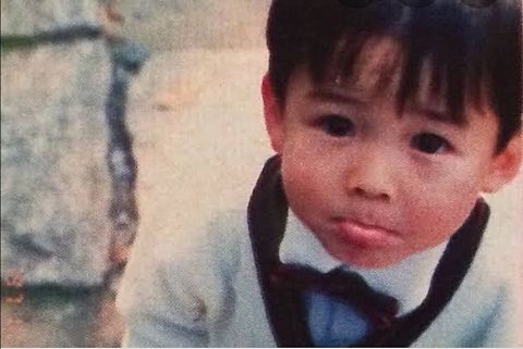 幼少期の写真でどの芸能人か当てるトピ