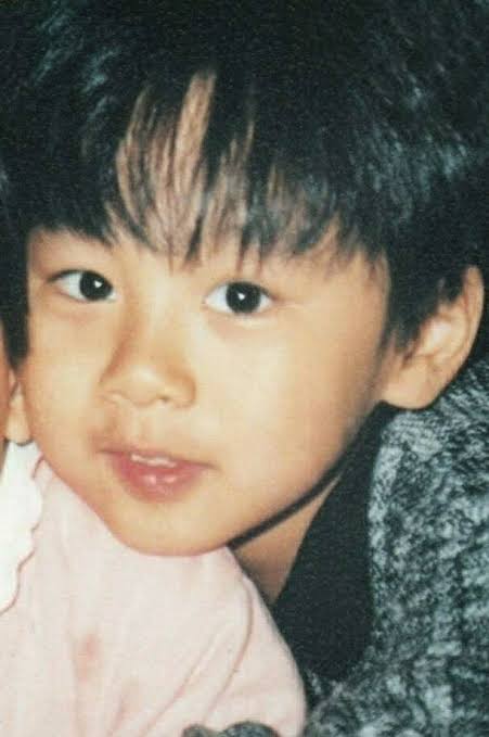 幼少期の写真でどの芸能人か当てるトピ