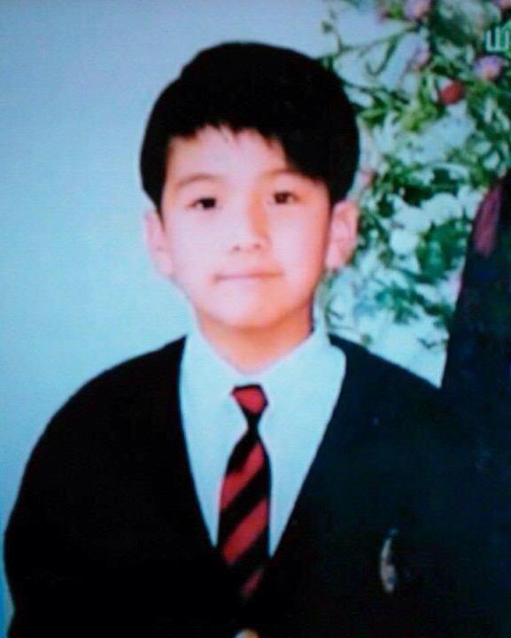幼少期の写真でどの芸能人か当てるトピ