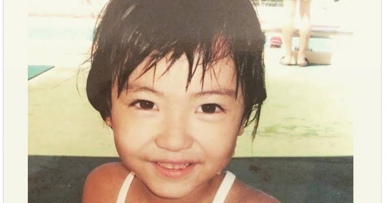幼少期の写真でどの芸能人か当てるトピ