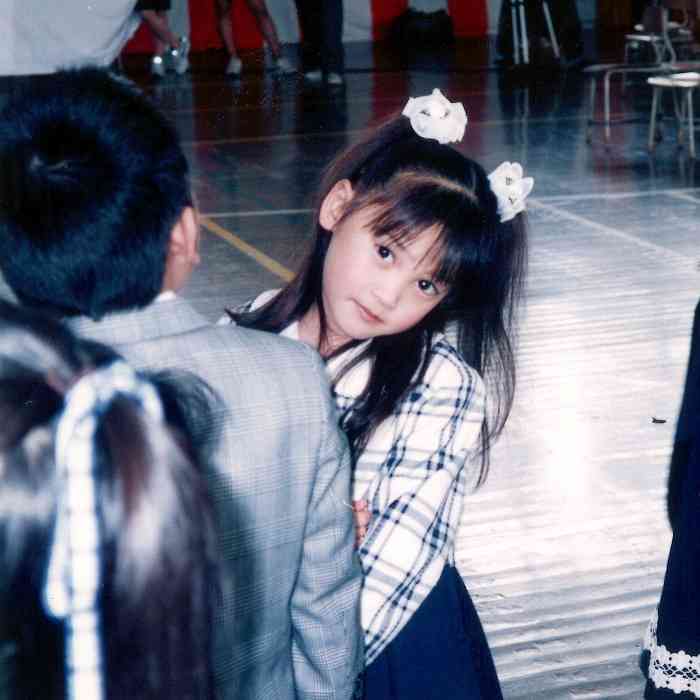 幼少期の写真でどの芸能人か当てるトピ