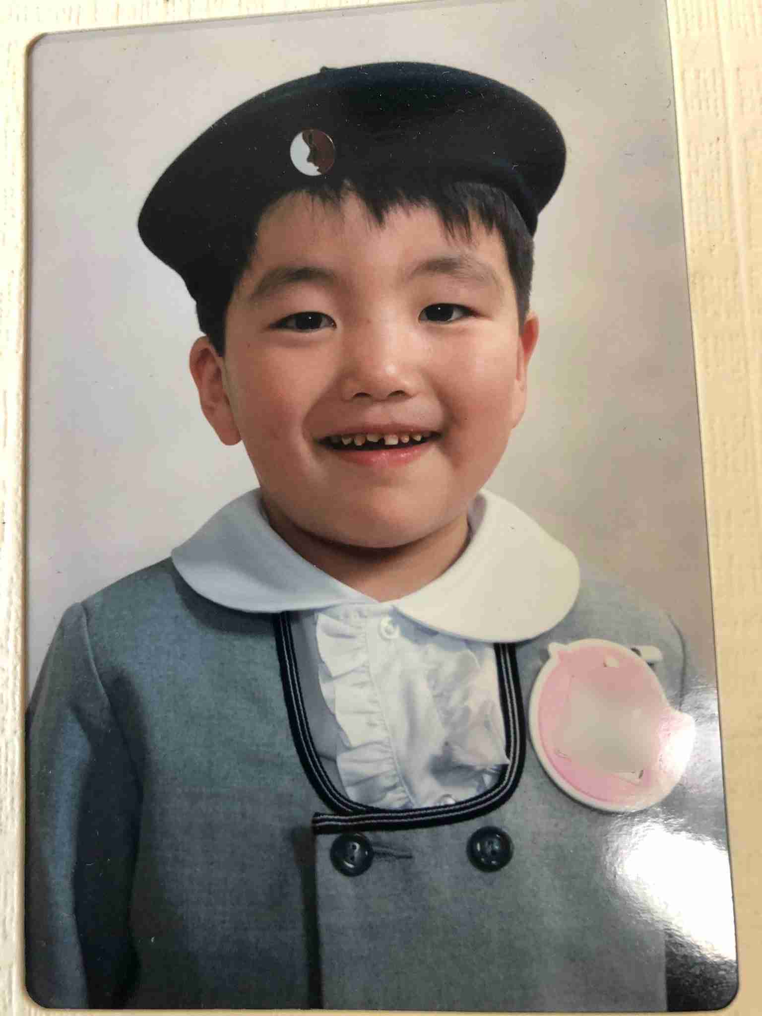 幼少期の写真でどの芸能人か当てるトピ