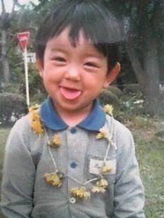 幼少期の写真でどの芸能人か当てるトピ