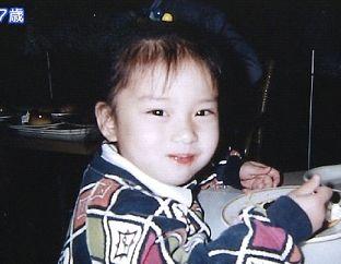 幼少期の写真でどの芸能人か当てるトピ