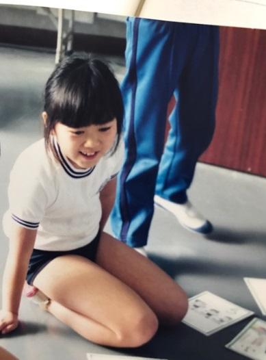 幼少期の写真でどの芸能人か当てるトピ