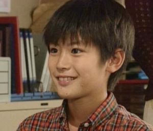 幼少期の写真でどの芸能人か当てるトピ