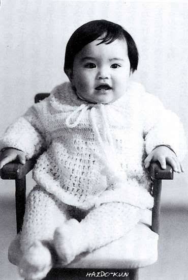 幼少期の写真でどの芸能人か当てるトピ