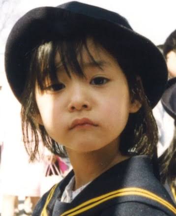 幼少期の写真でどの芸能人か当てるトピ