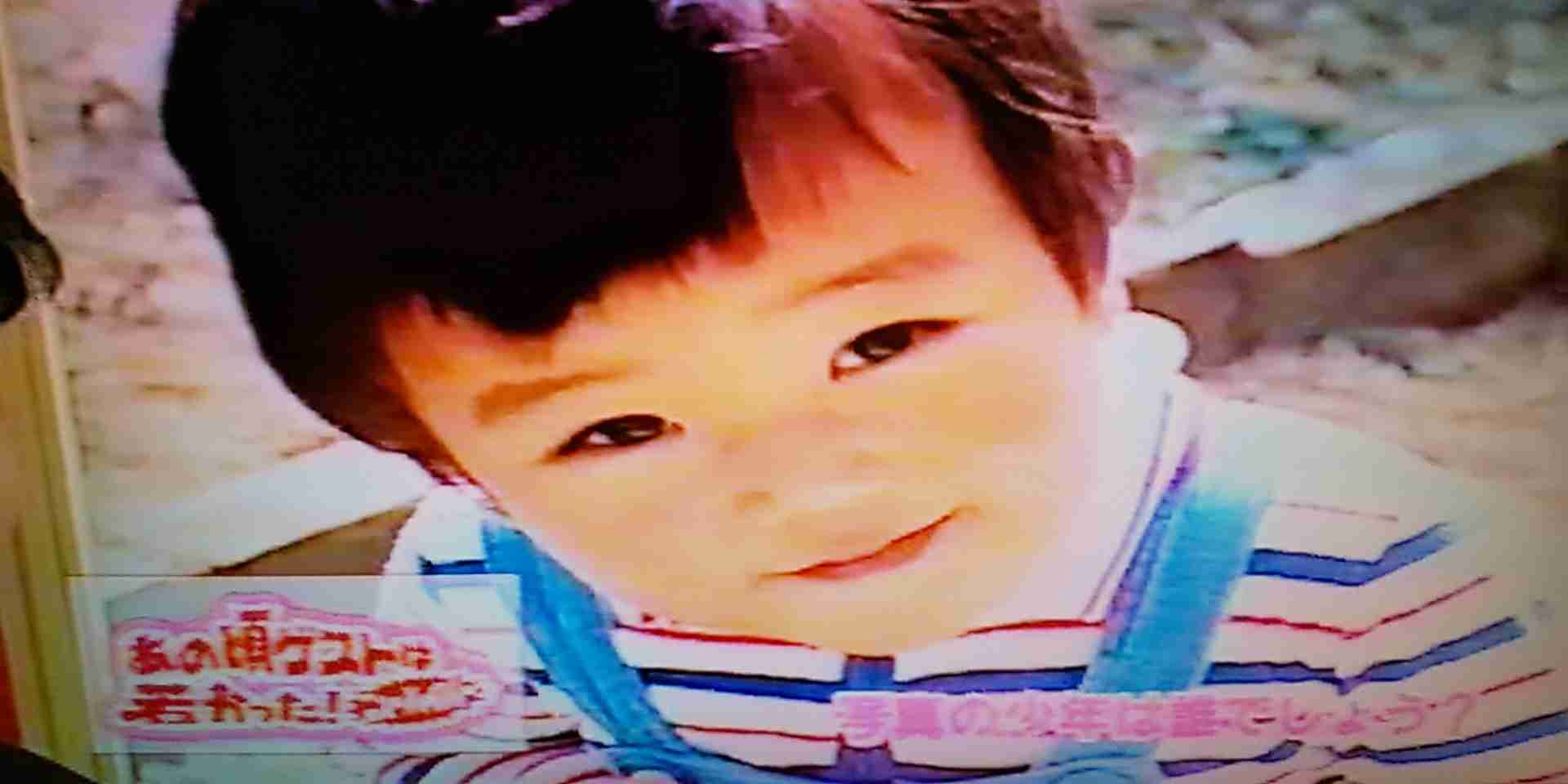 幼少期の写真でどの芸能人か当てるトピ