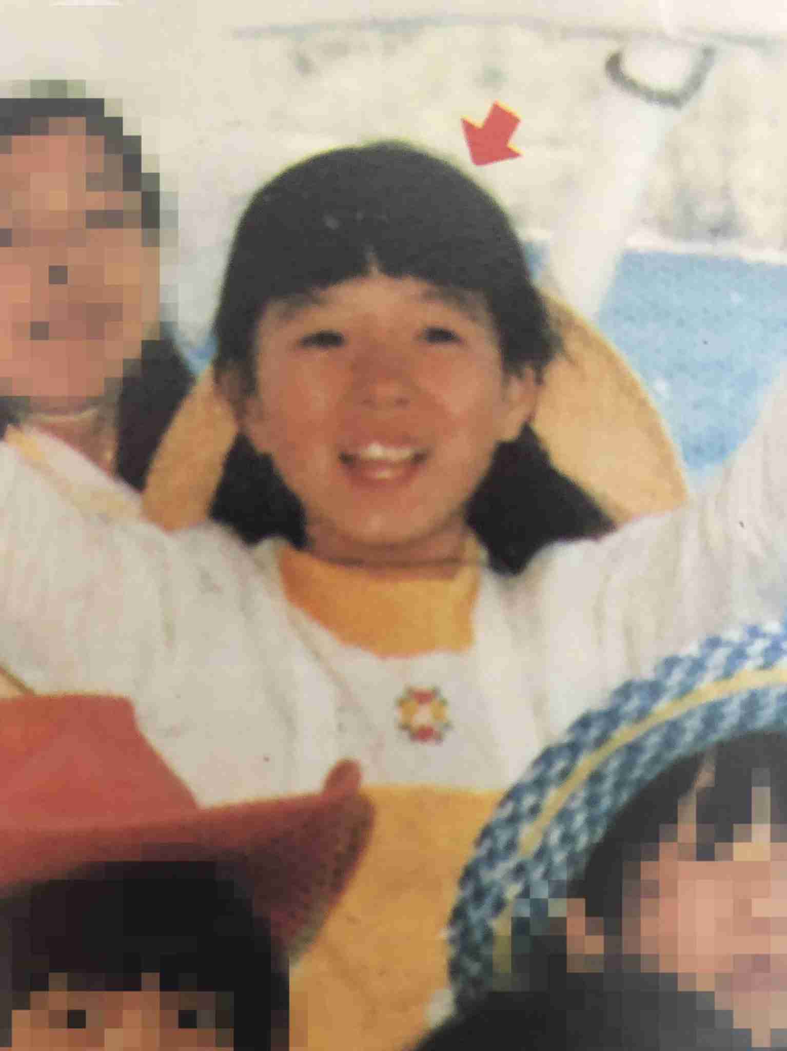 幼少期の写真でどの芸能人か当てるトピ