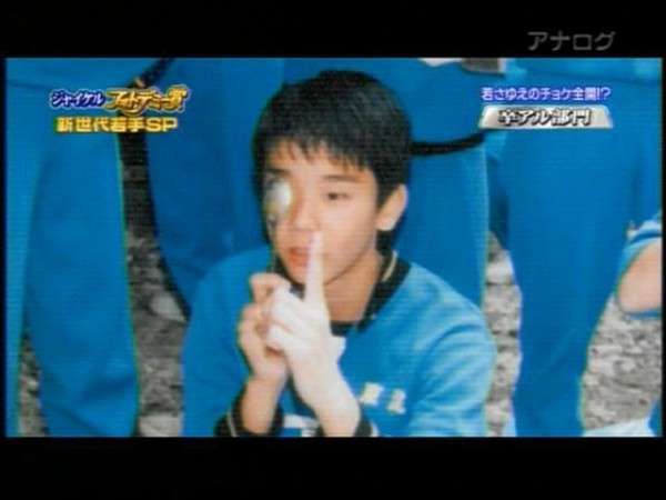 幼少期の写真でどの芸能人か当てるトピ