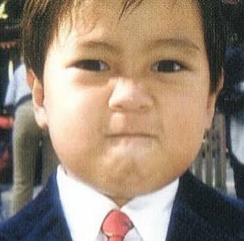 幼少期の写真でどの芸能人か当てるトピ