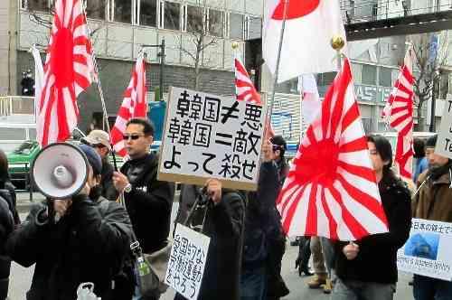 総務省、LINE使用中止へ　自治体に調査依頼