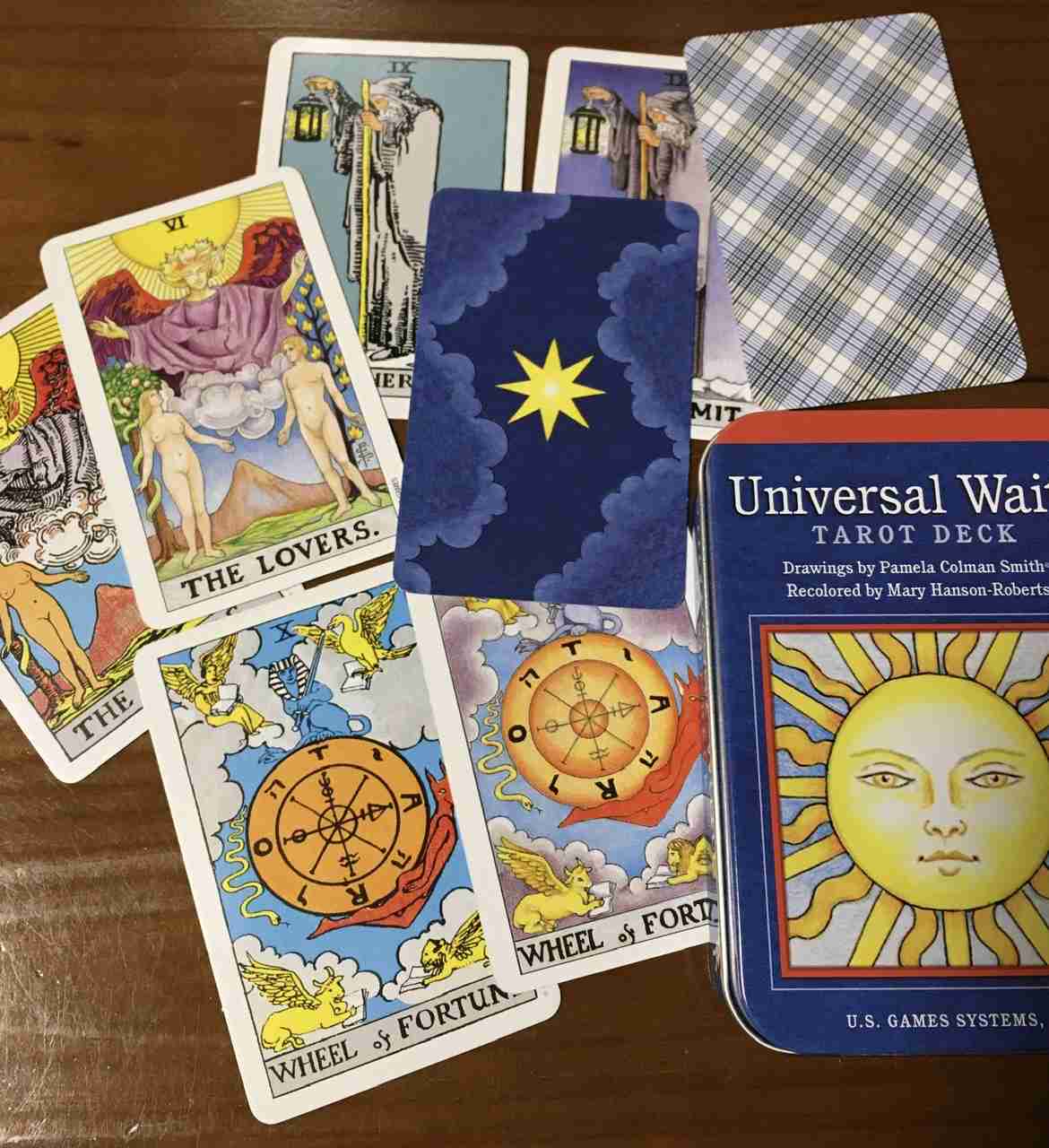 いろいろなタロットカードを見たい✩.*˚