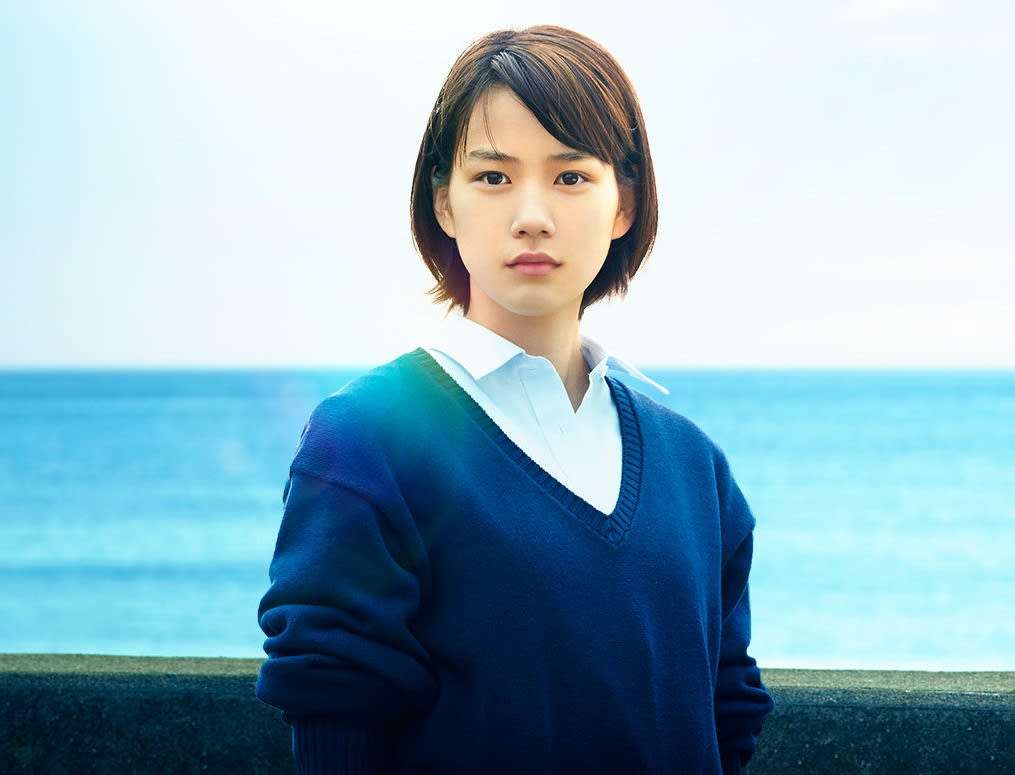 のん、新作“リボンアート”をお披露目「華やかな気持ちになれる」