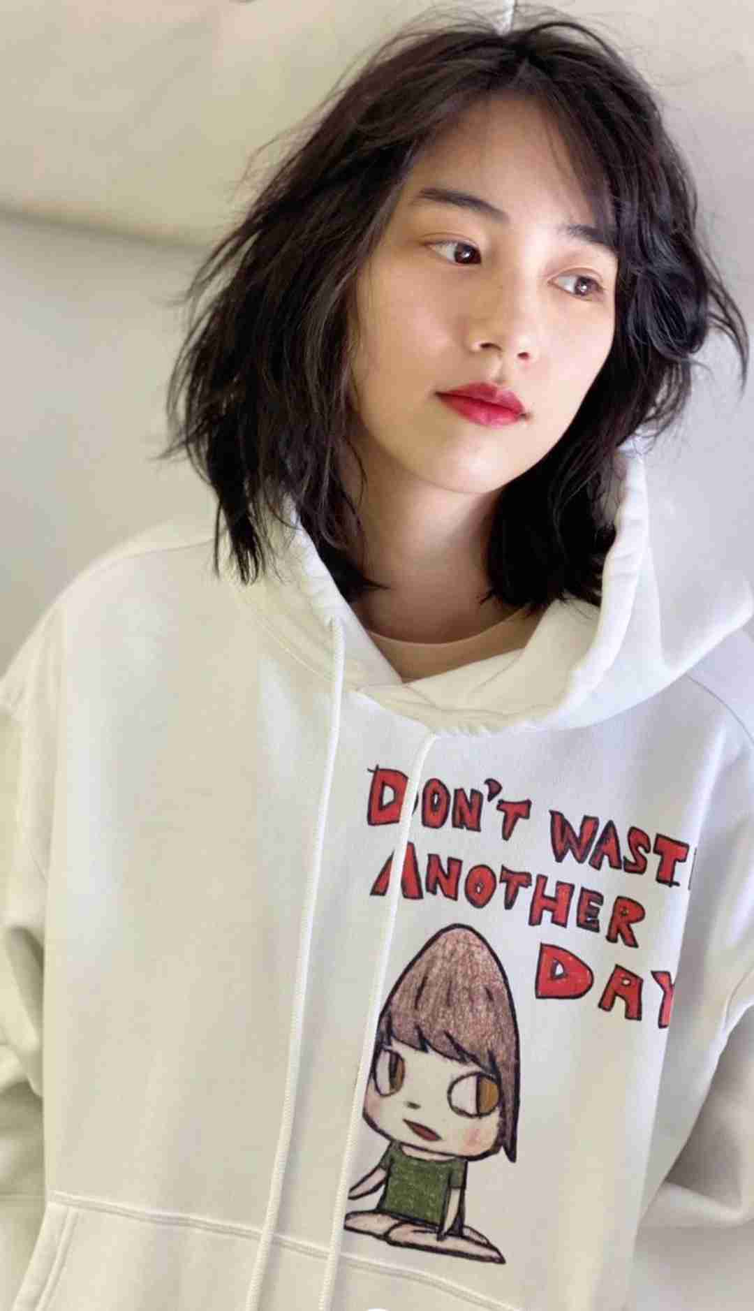 のん、新作“リボンアート”をお披露目「華やかな気持ちになれる」
