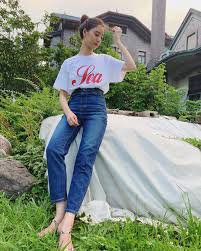 白Tシャツ＋デニム【画像】