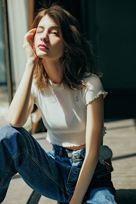 白Tシャツ＋デニム【画像】