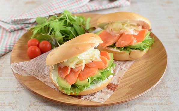 日常的にパンを食べてる人～🍞🥐🥖🥯🍩🌭🥪🌮🥓🥞🥨