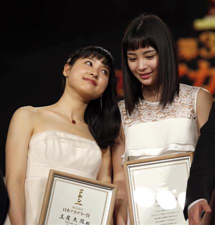 有名人の仲良しツーショットの画像