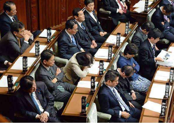 また寝てた？ 音喜多議員に居眠り疑惑　立花党首の公開質問に「目をつぶって拝聴していた」