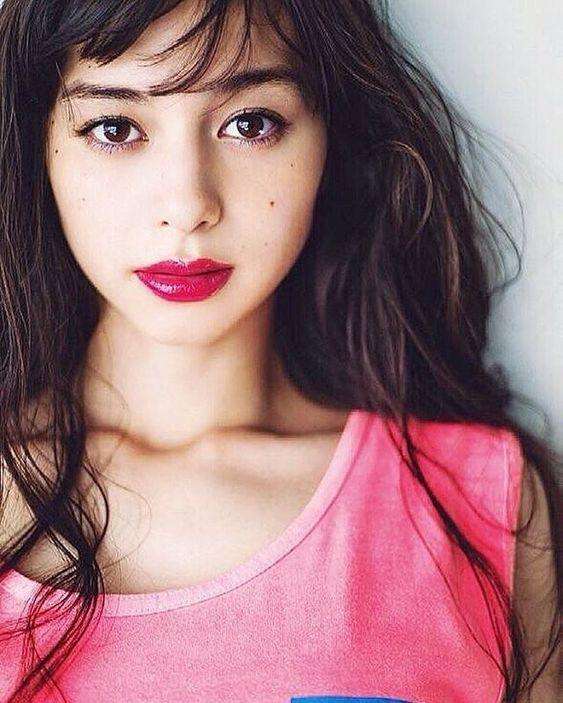 目の大きい芸能人の画像がみたい