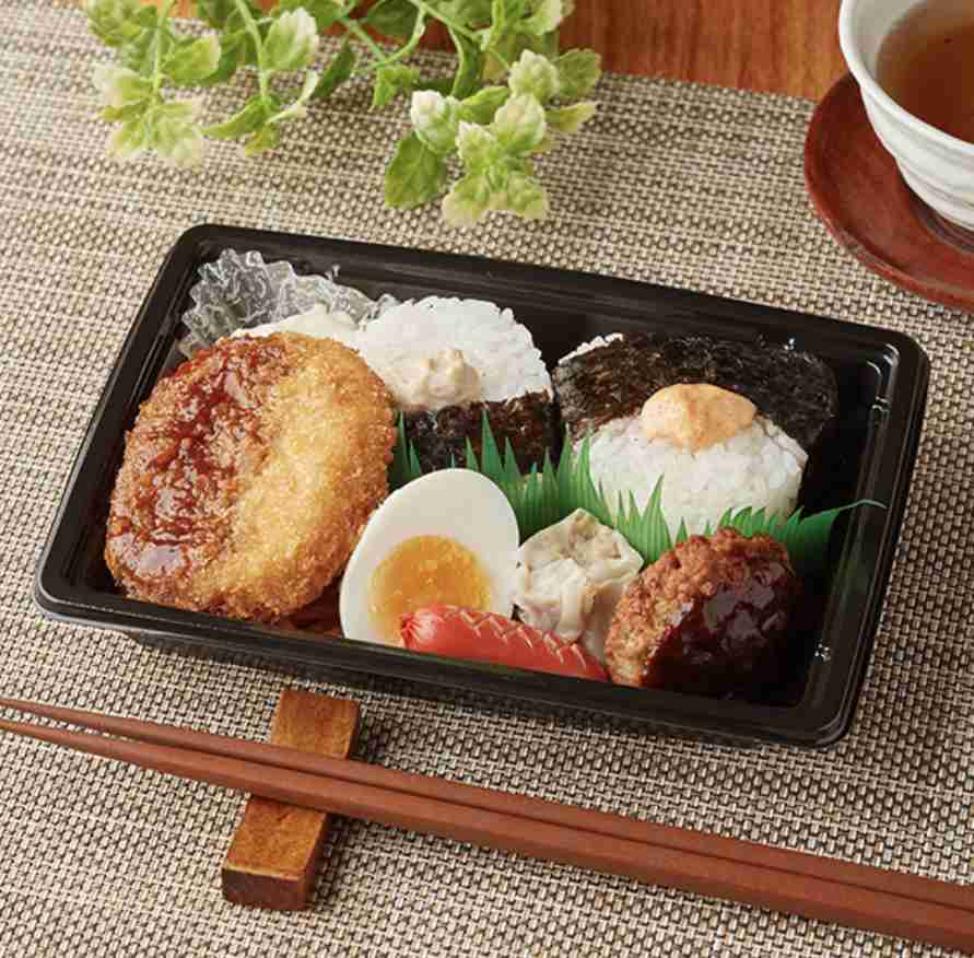 お昼ご飯、コンビニのガル民