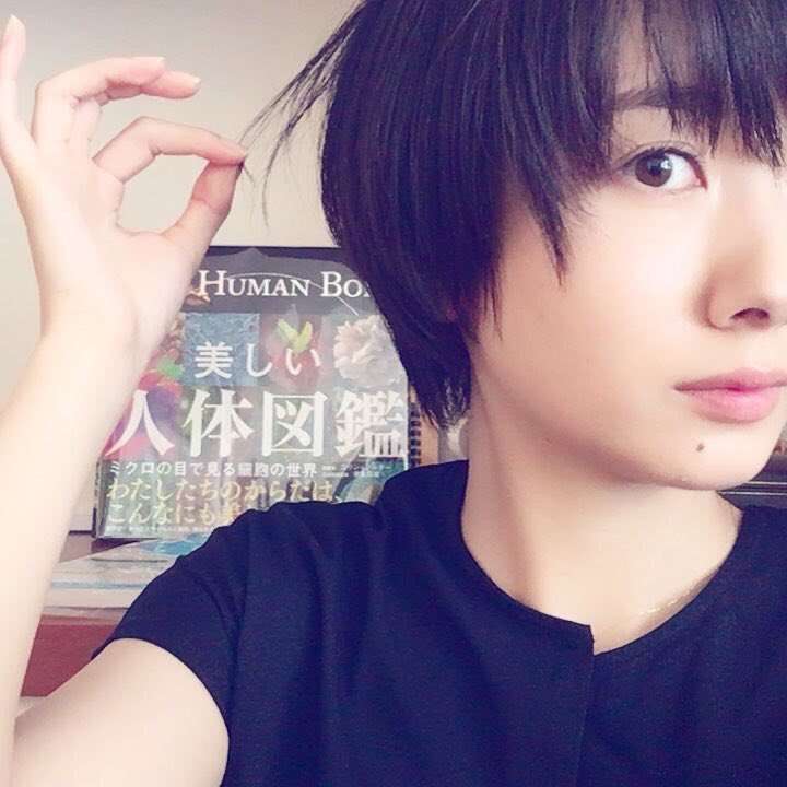 ショートもロングも似合う女性有名人
