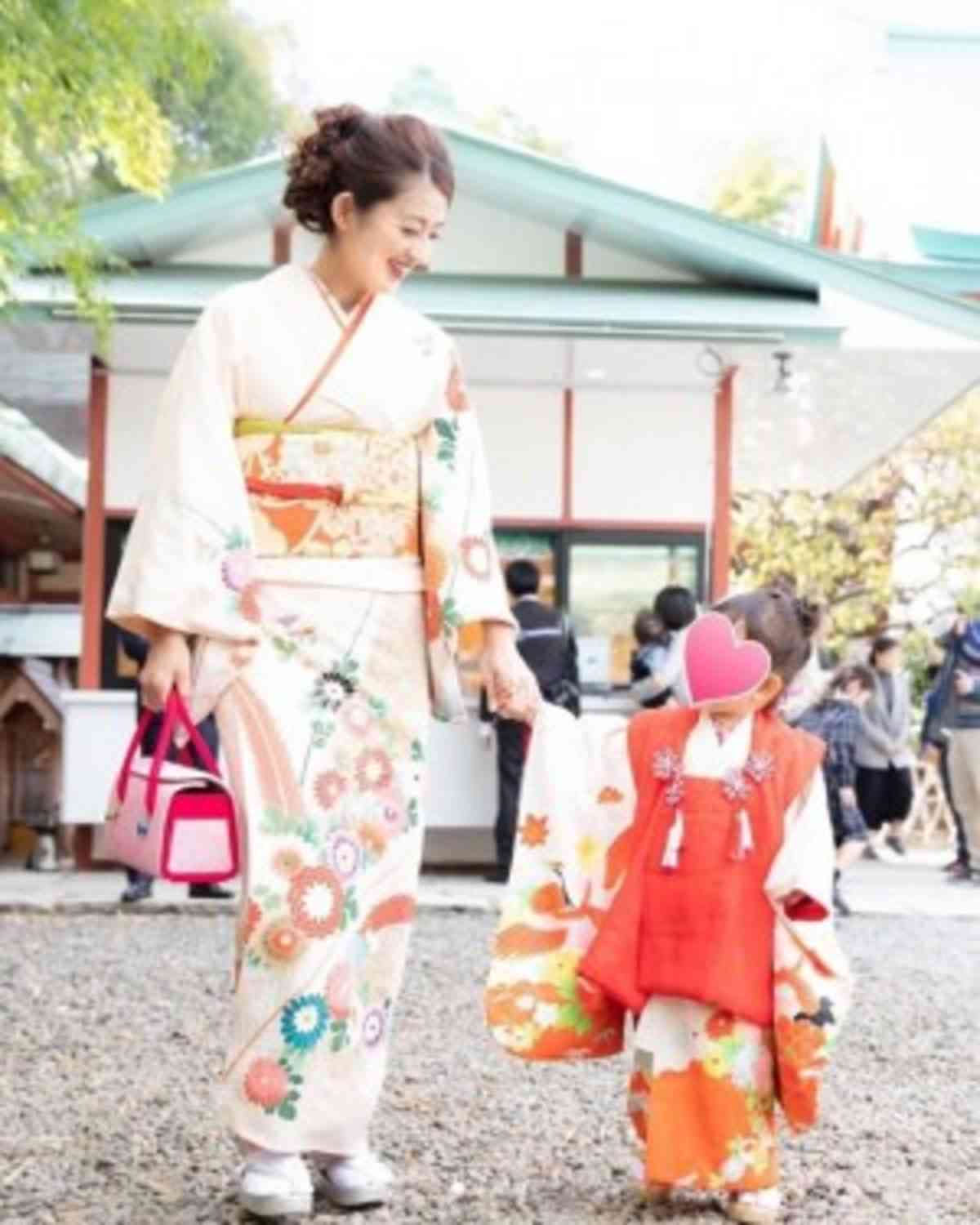 小沢真珠 ゆる巻き上品コーデで母の顔「長女の卒園式で泣いてしまいました」
