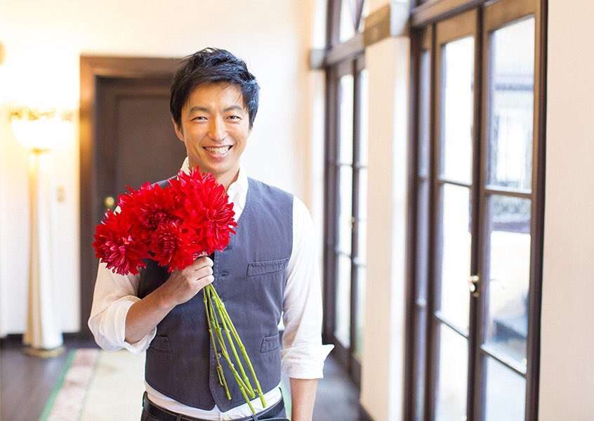 【画像】花と男性有名人