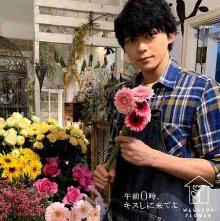 【画像】花と男性有名人