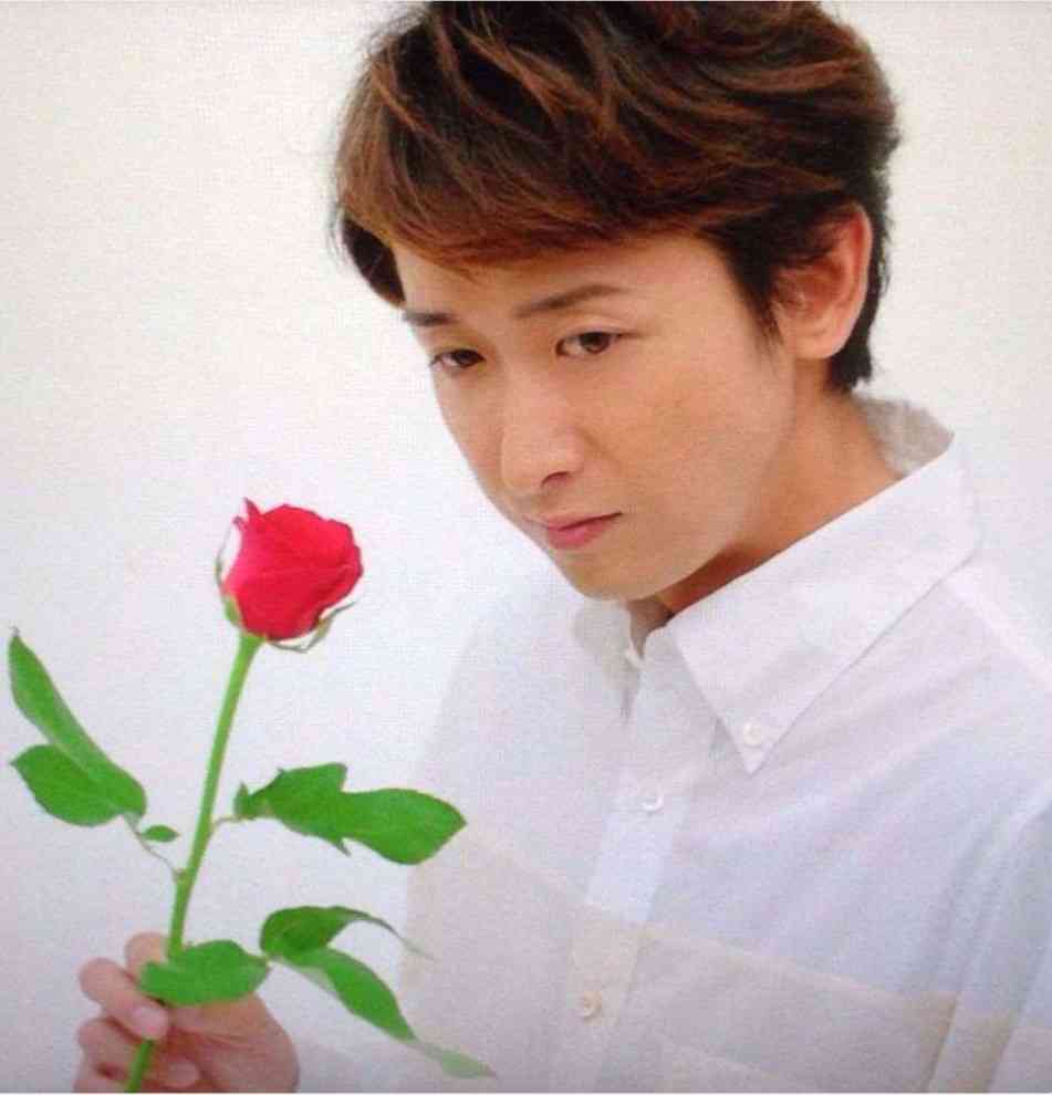 【画像】花と男性有名人