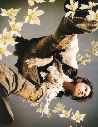 【画像】花と男性有名人