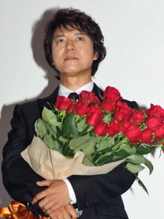 【画像】花と男性有名人