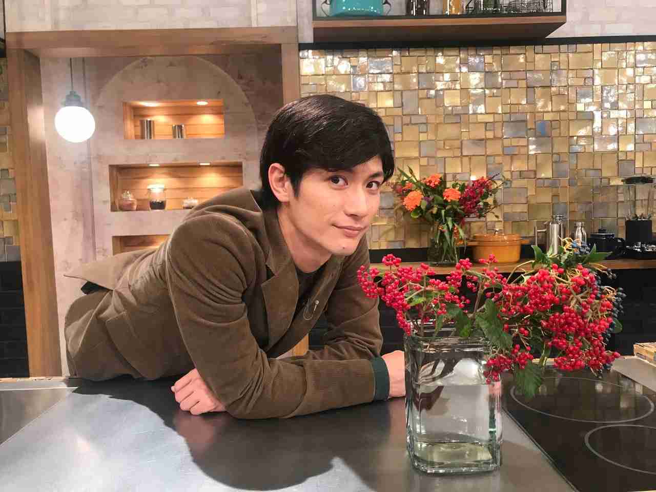 【画像】花と男性有名人
