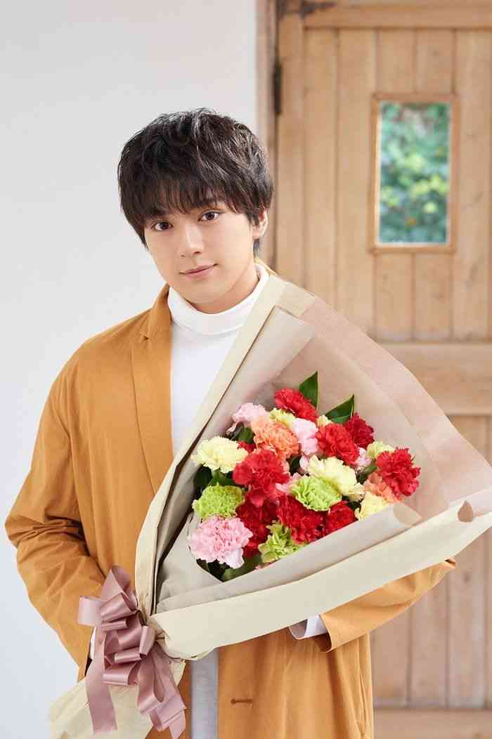 【画像】花と男性有名人
