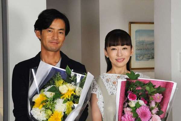 【画像】花と男性有名人