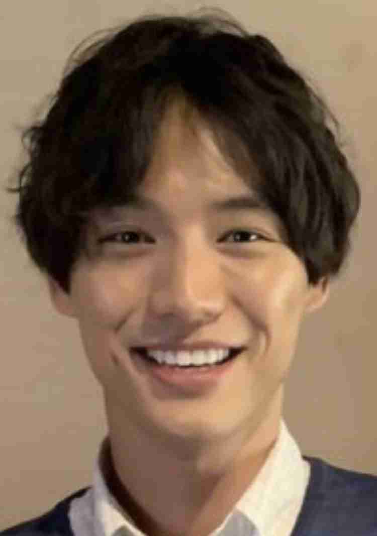 福士蒼汰、『神様のカルテ』娘役との2ショット公開 「すっかりパパ」と反響