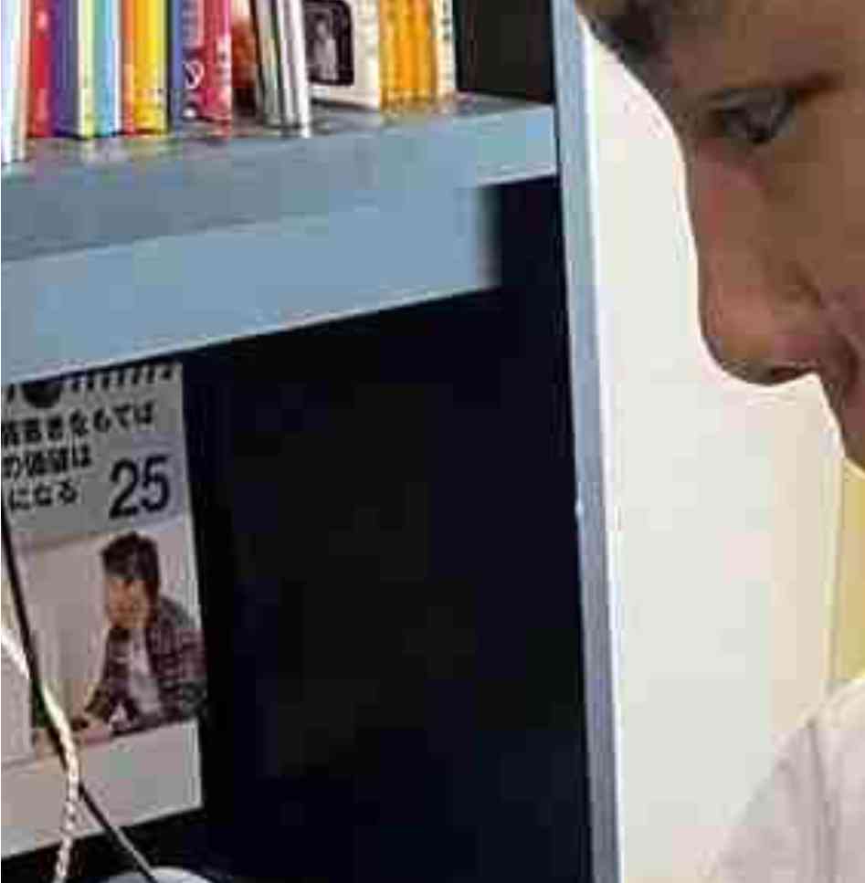 木下博勝医師、終業式の朝にブルーヘアのポニーテール＆ゴツめネックレスをした長男・大維志くんを公開「カッコいい」
