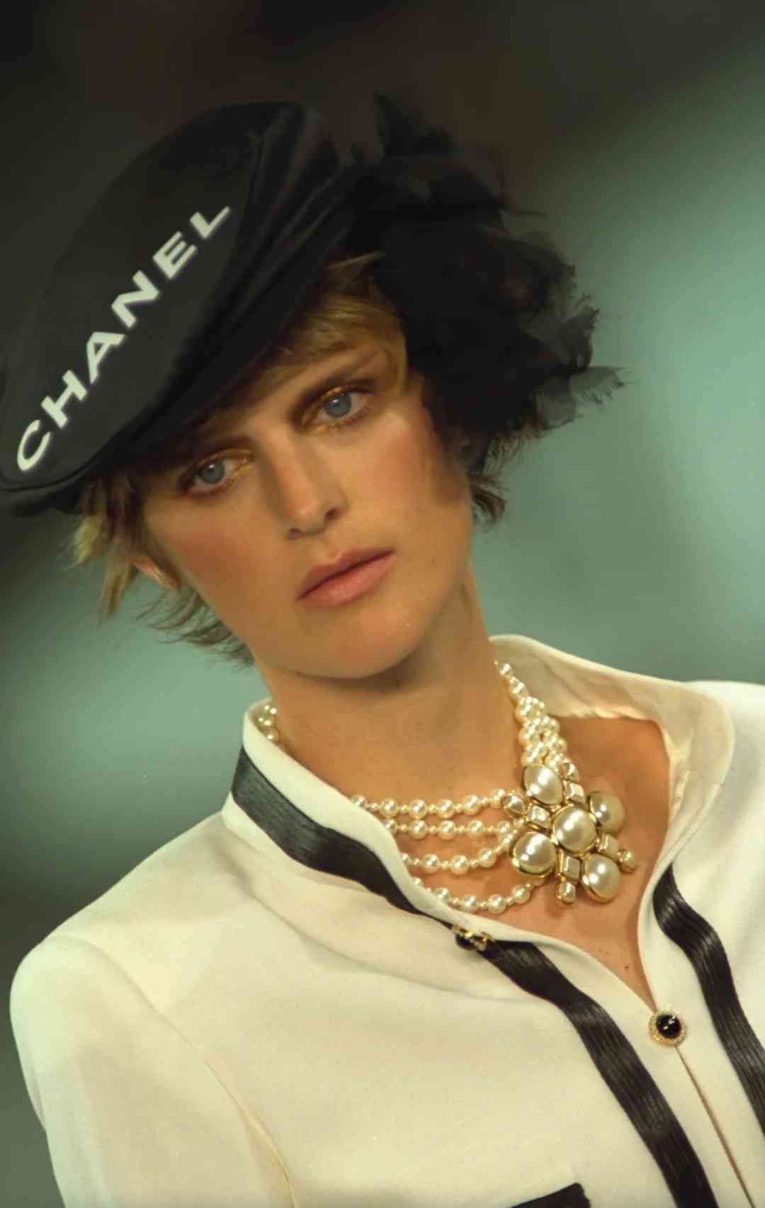 アドリアナ カランブー 子供